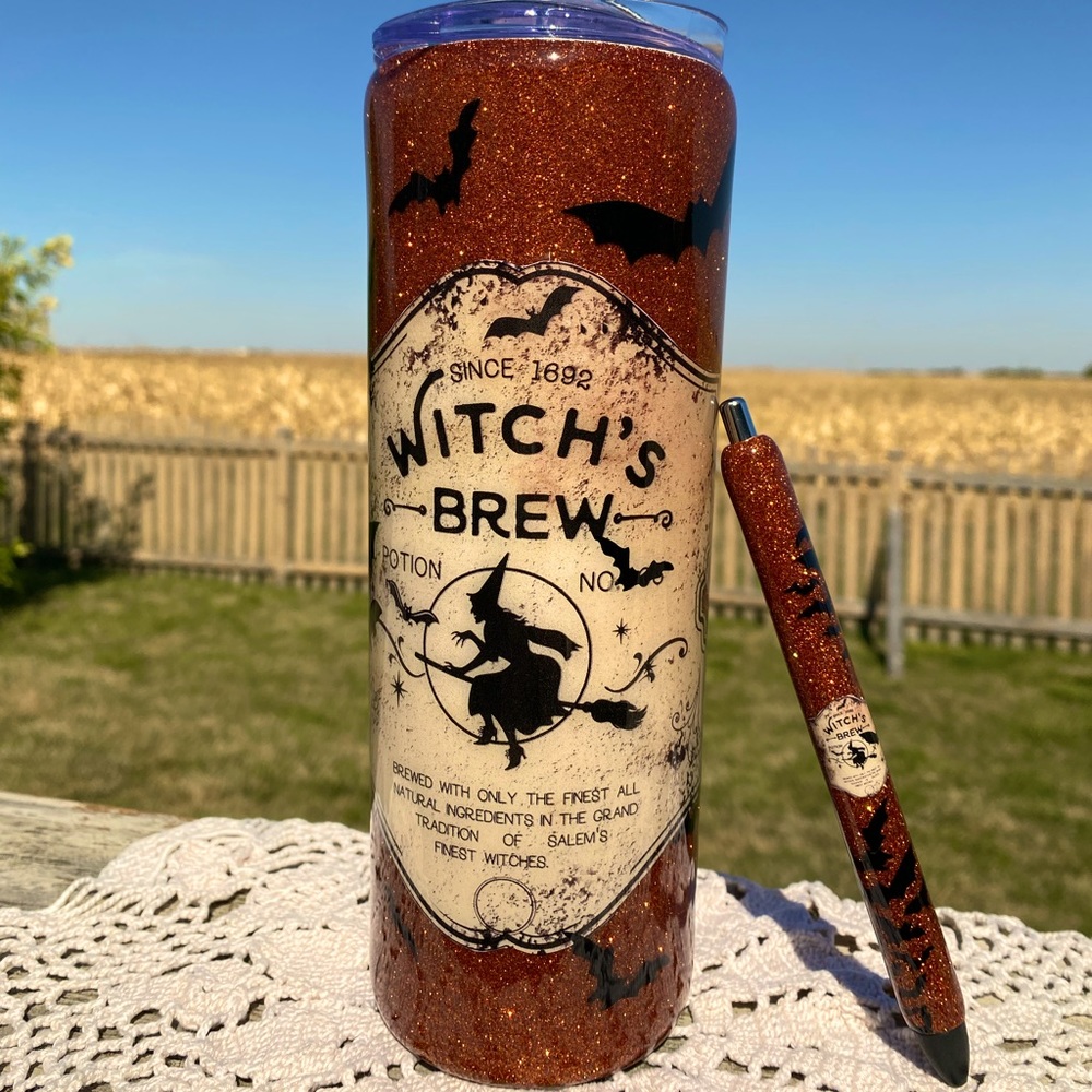 Spooky 20 oz tumbler with matching pen!